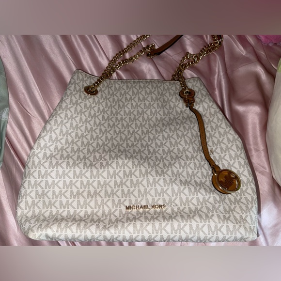 Michael Kors purse - Picture 1 of 3